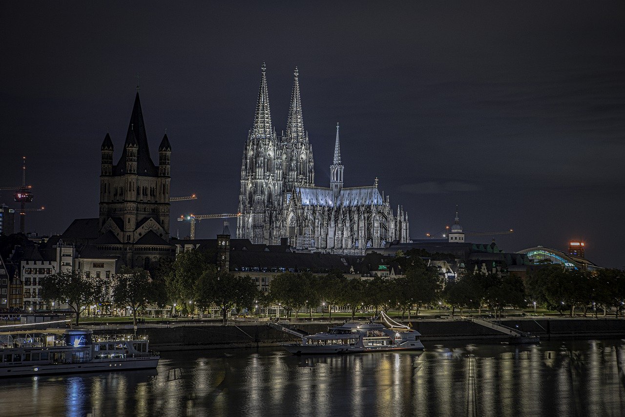 科隆大教堂, 夜深人静的时候, 莱茵河