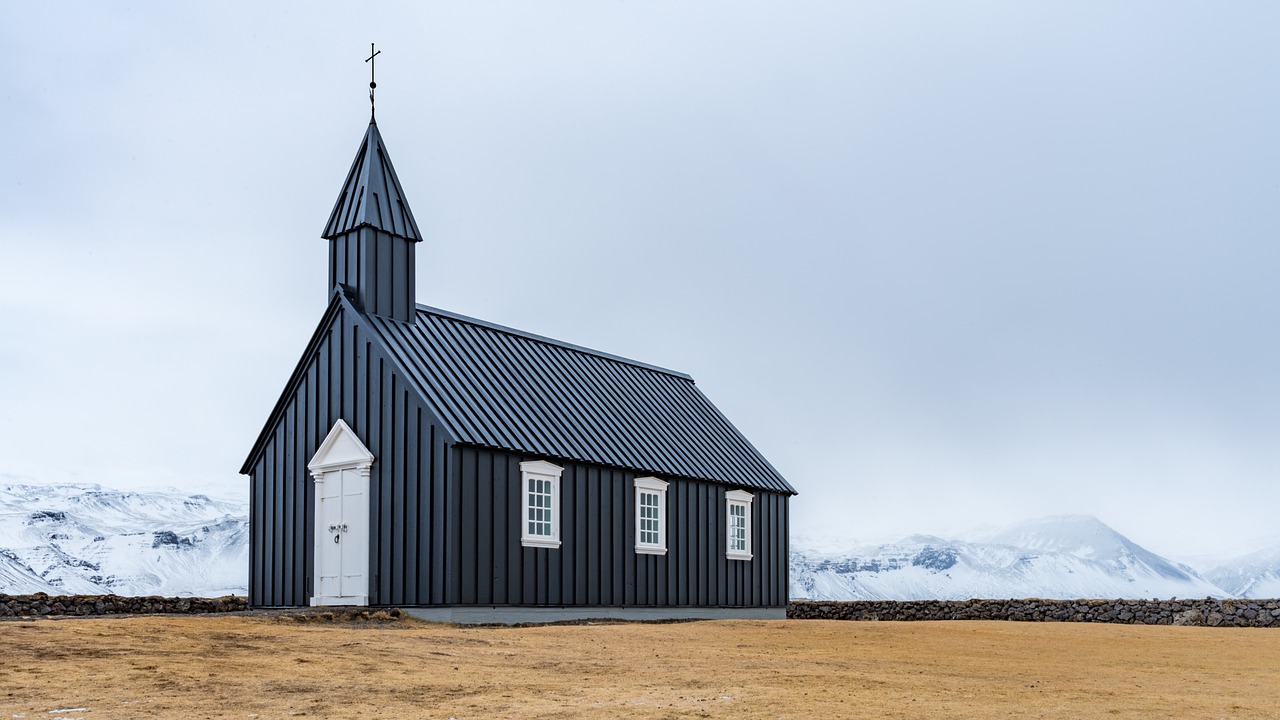 教堂, 冰岛, 黑色的教堂