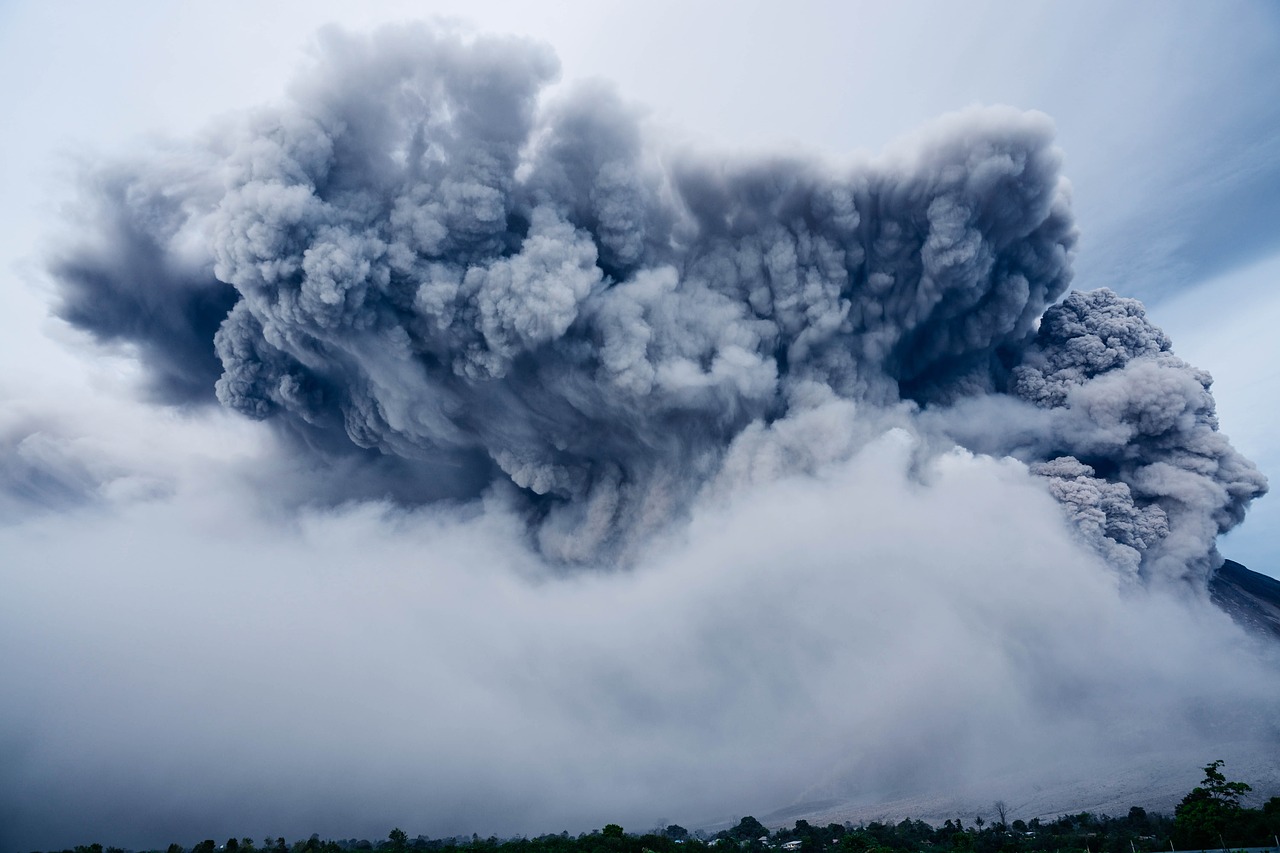 火山灰云, 引人注目, 地质活动