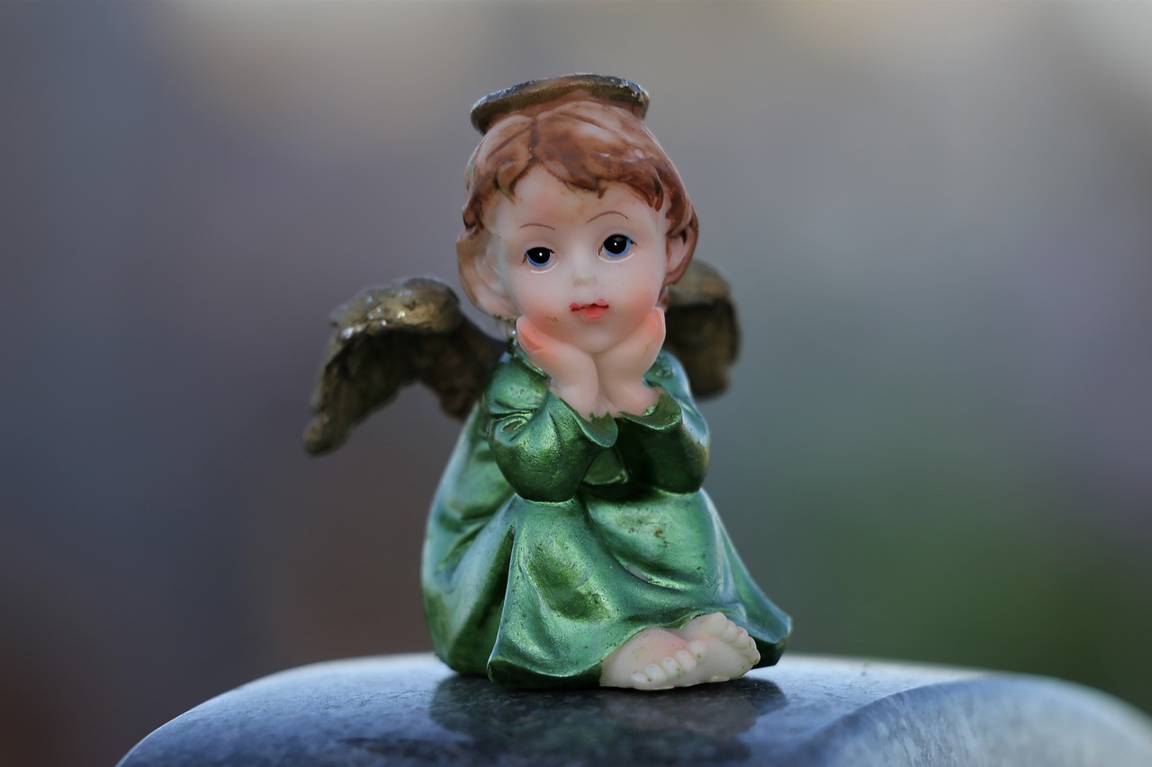 小天使在孩子的坟墓, 阻止儿童自杀, 停止沉默
