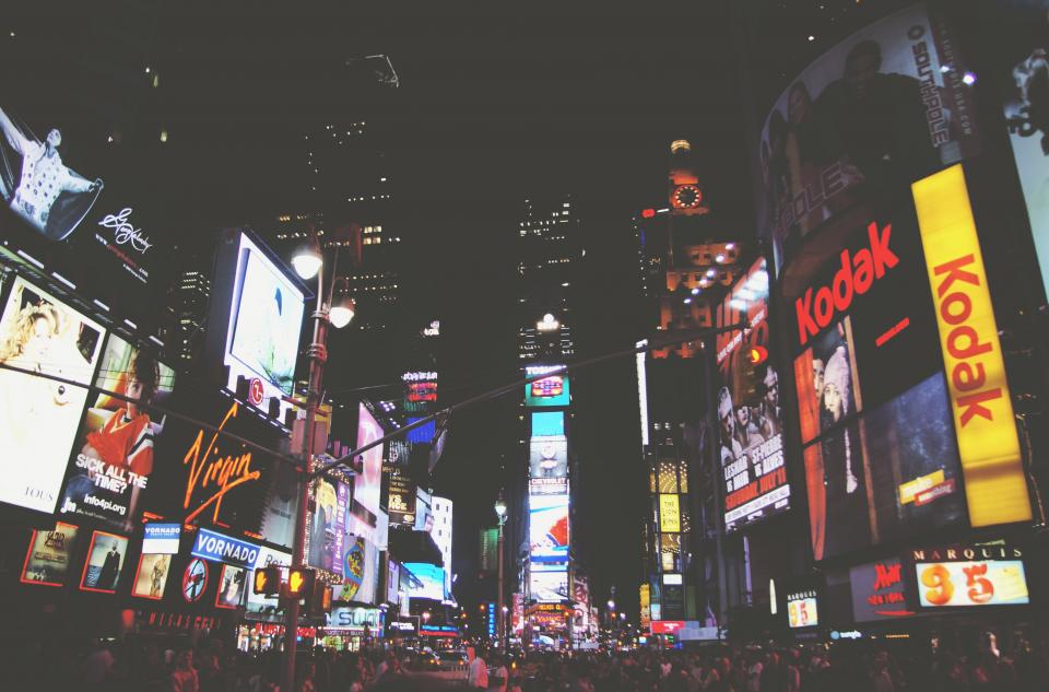晚上,黑暗,人群,人,聚会，派对,纽约,城市,建筑,塔,时代广场,忙,灯,迹象,广告,广告牌,晚上