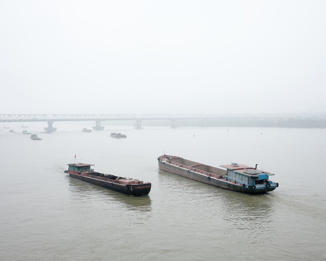 越南河,商船,河道,棕色,水面,蓝色,市中心,白天